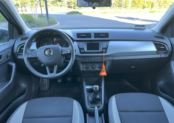 Skoda Fabia cena 49900 przebieg: 37400, rok produkcji 2017 z Gdynia małe 79